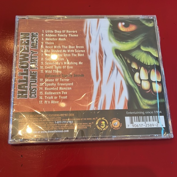 Halloween spooky bundle. Haunted house music NIP CD plus glow items. - Picture 3 of 5